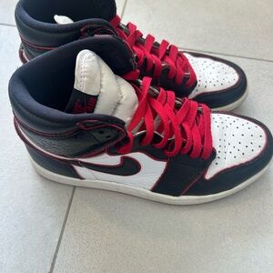 Jordan 1 “Bloodline” sneakers